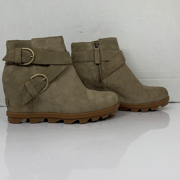 Sorel Shoes - Sorel Women Joan Of Artic Wedge 11 Taupe Suede Bucket Boots Size 8.5